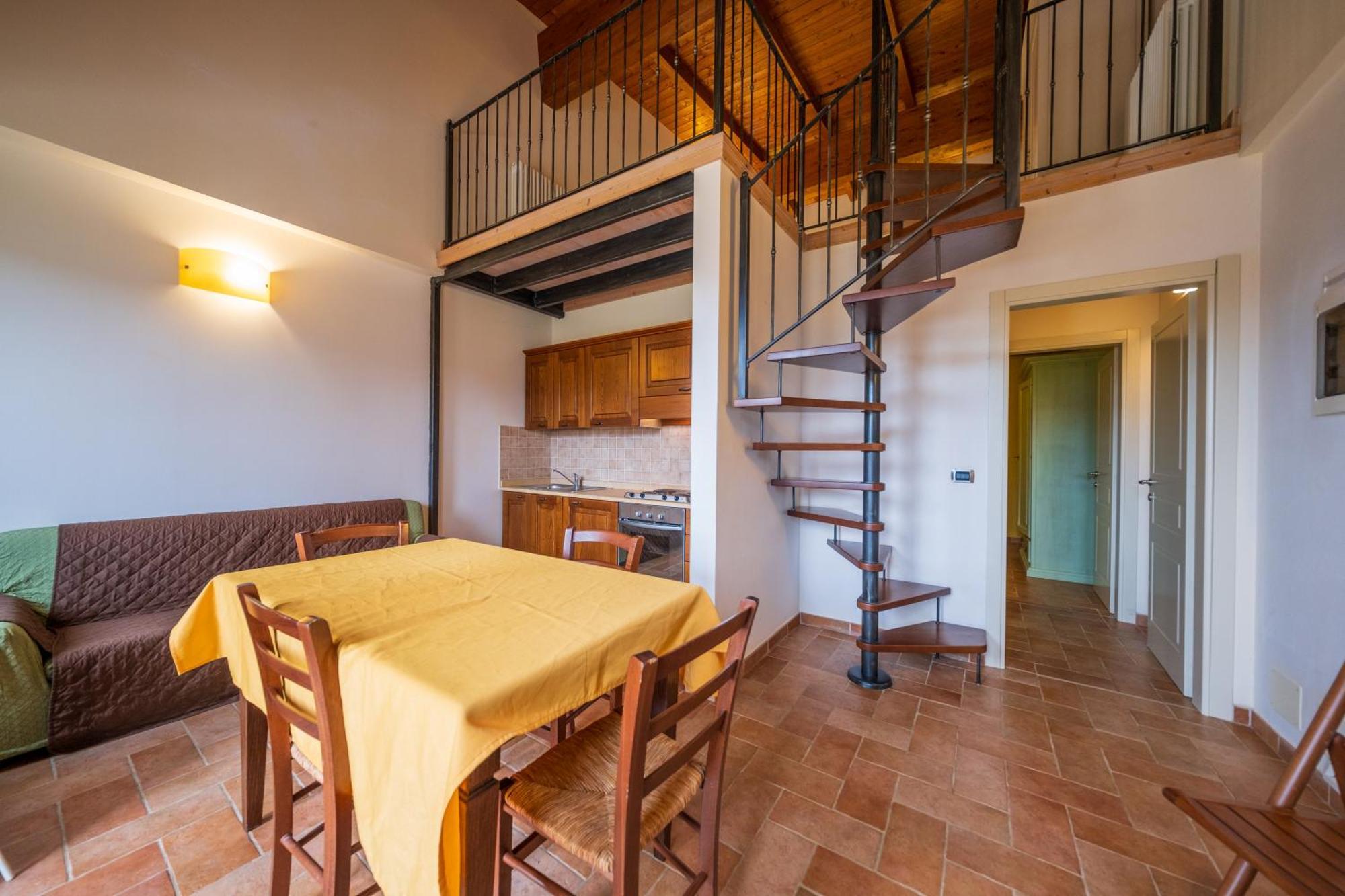 Camporgiano Agriturismo Borgo Biaia מראה חיצוני תמונה