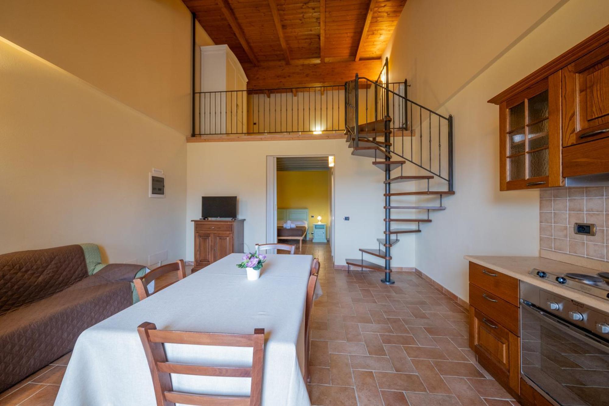 Camporgiano Agriturismo Borgo Biaia מראה חיצוני תמונה