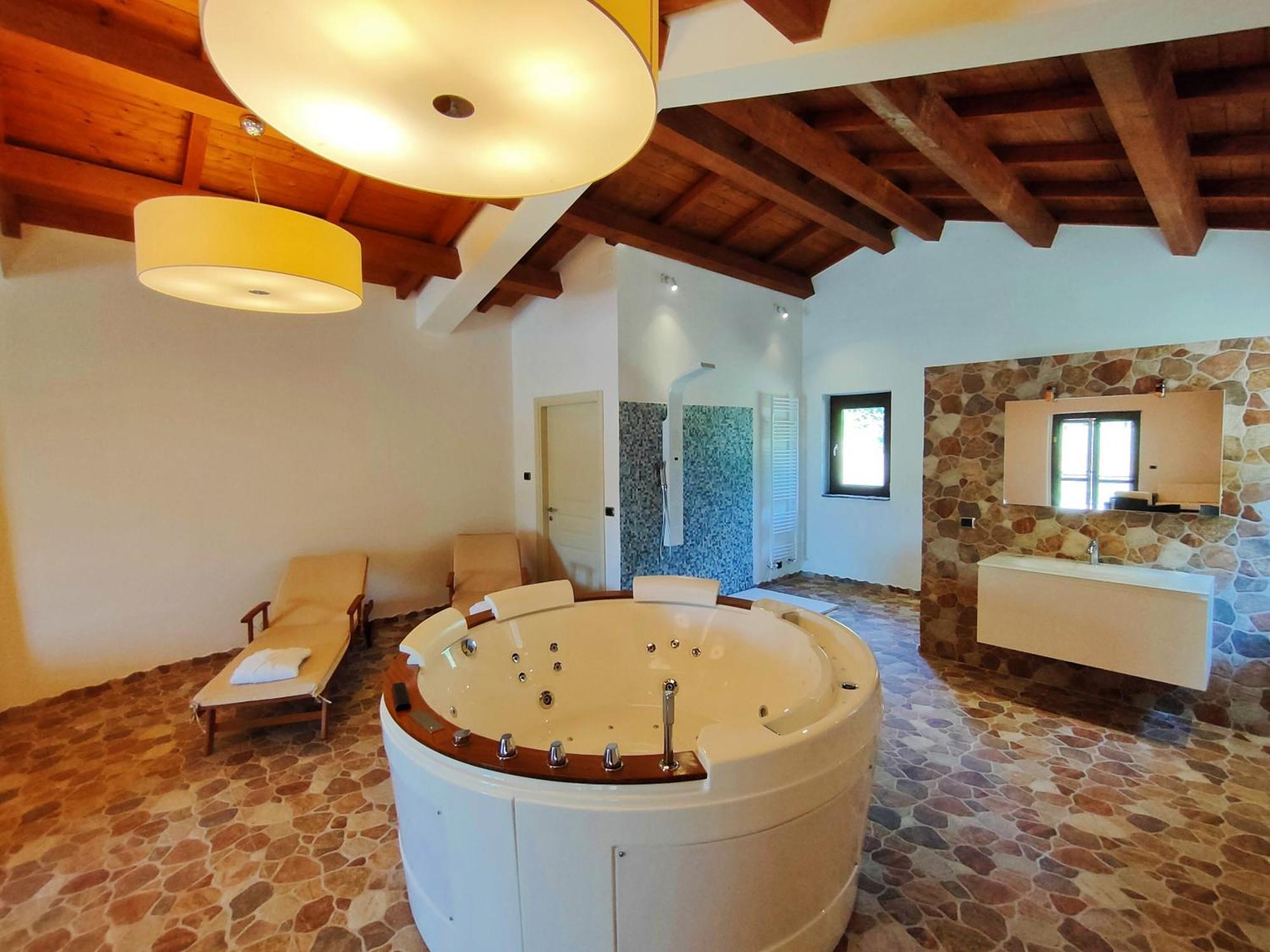 Camporgiano Agriturismo Borgo Biaia חדר תמונה